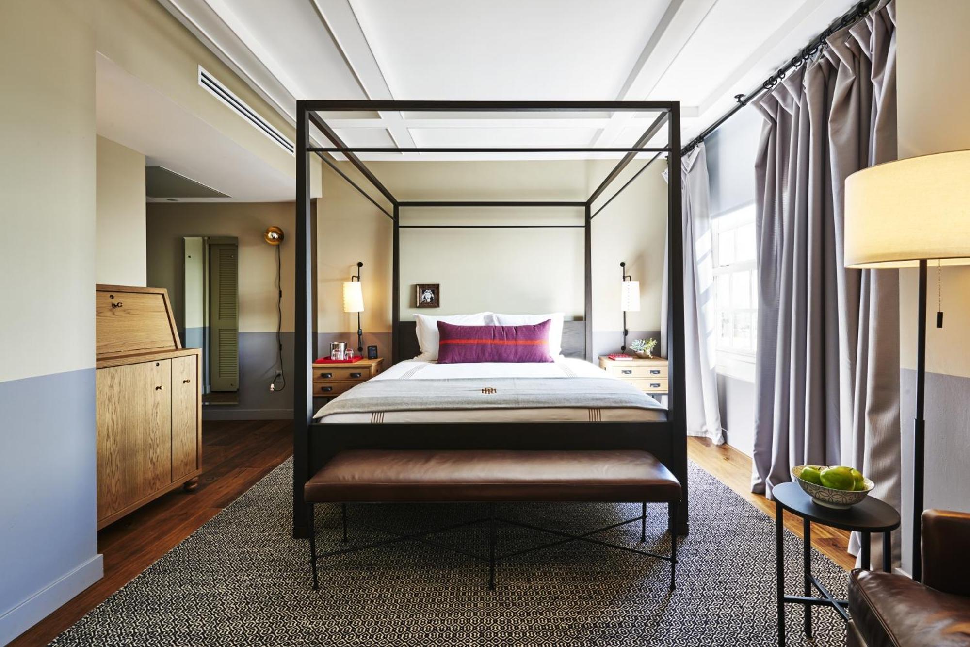 King Room with Roll-In Shower - Disability Access